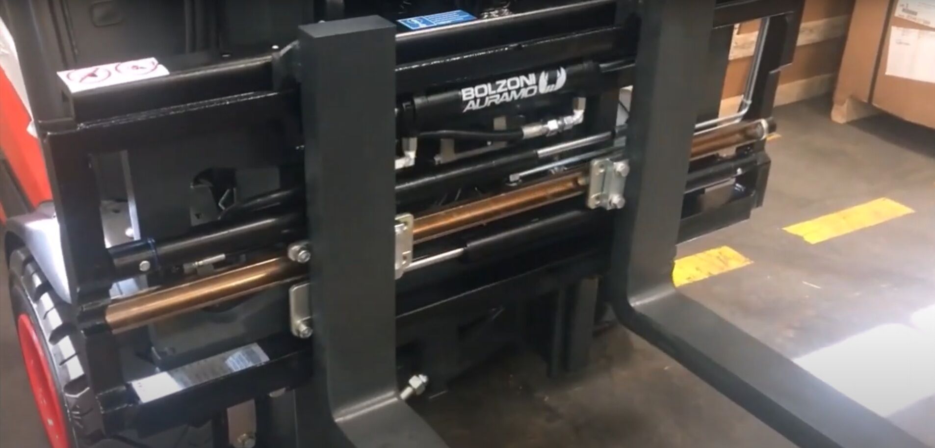 394 Serisi Linde H40D 4Ton Dizel 3.60mt Standart Asansör 4Yollu Sıfır Yeni Çatal Pozisyoner Ataşmanlı