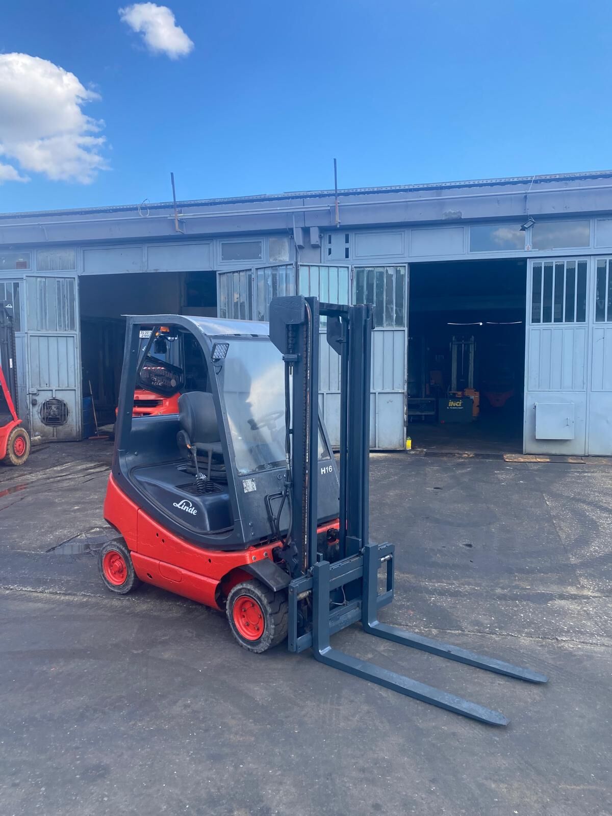 350 Serisi Linde H16D 1.6Ton Dizel 3.20mt Standart Asansörlü