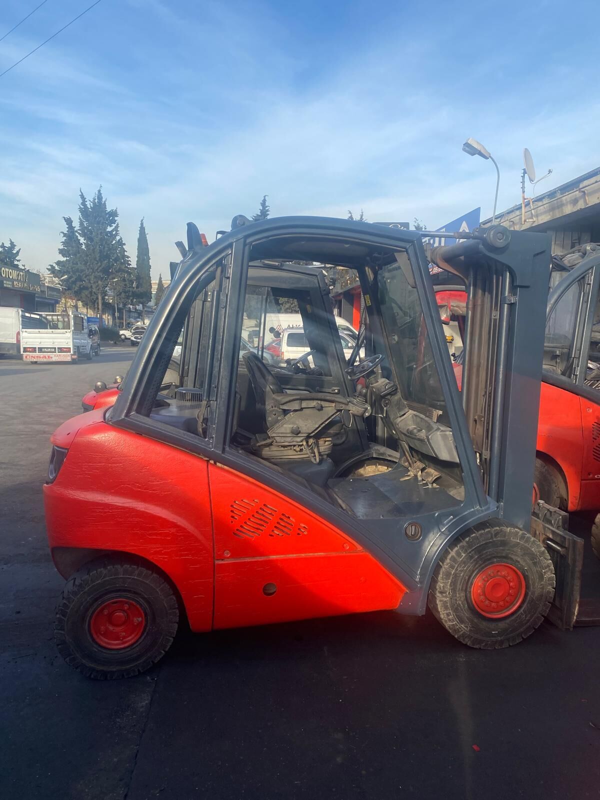 393 Serisi Linde H30D-01 3Ton dizel 4.65mt Triplex Asansör